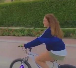 دى مش بنتى.. ياسمين عبد العزيز تكشف حقيقة نشرها صورة ابنتها لأول مرة 