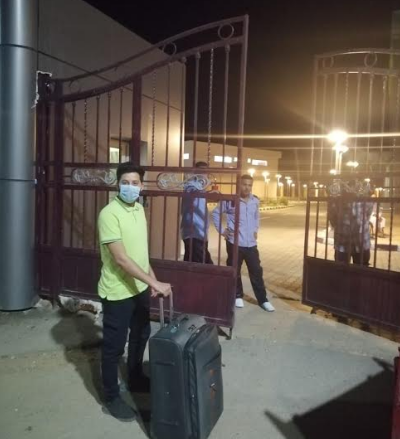 طبيب فلسطينى ينضم للجيش الأبيض بمستشفى عزل إسنا بالأقصر 