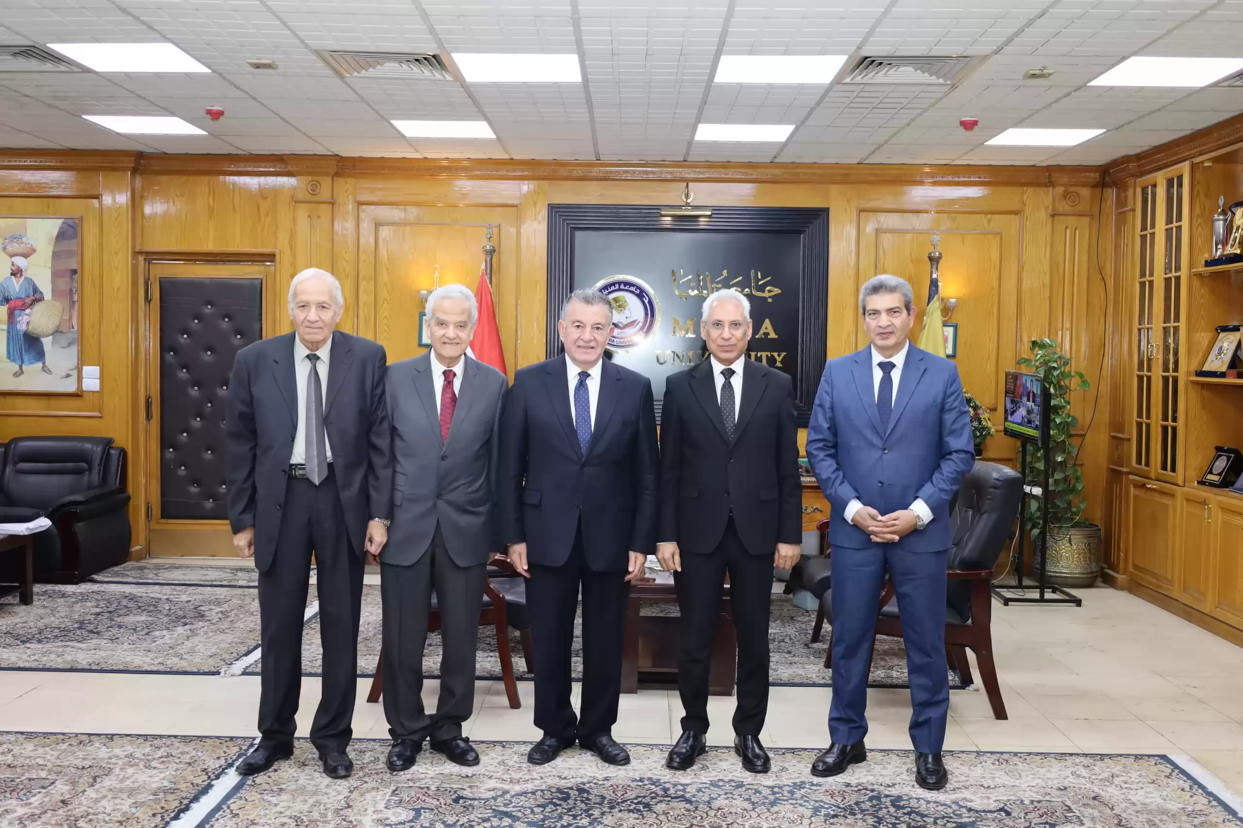 رئيس جامعة المنيا يترأس لجنة اختيار عميد كلية الزراعة