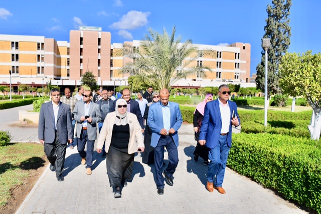 رئيس جامعة القناة تتطالب بالاسراع في تطوير الخدمة  بالمستشفى الجامعي  