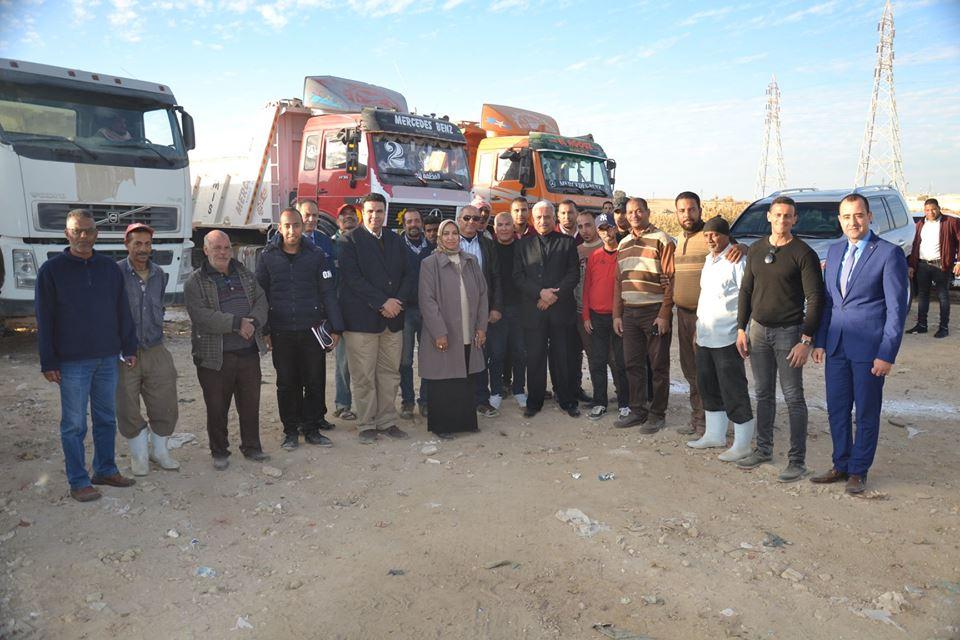 رصف وتخطيط منطقة تجار الخردة بالسويس