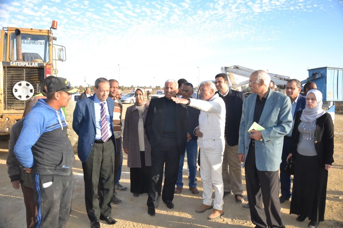 رصف وتخطيط منطقة تجار الخردة بالسويس
