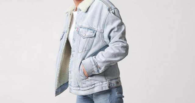 سترة جينز ترد على المكالمات.. وتلتقط السيلفي