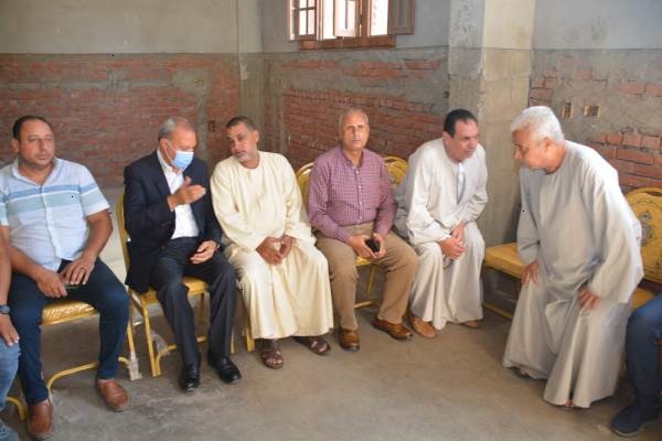 محافظ القليوبيه يُقدم واجب العزاء لأسرة الشهيد إبن قرية بلتان بطوخ
