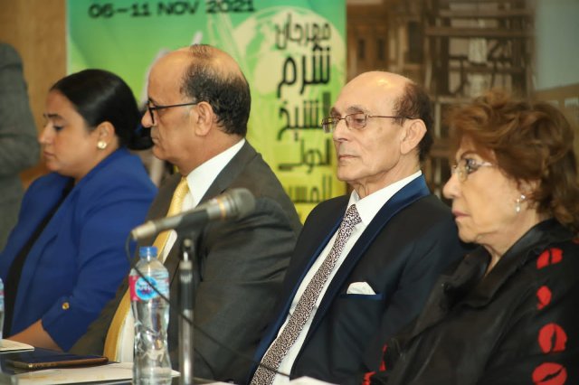 سميحة ايوب ومحمد صبحى وسفير تونس وإنجى البستاوى خلال المؤتمر الصجفى للمهرجان