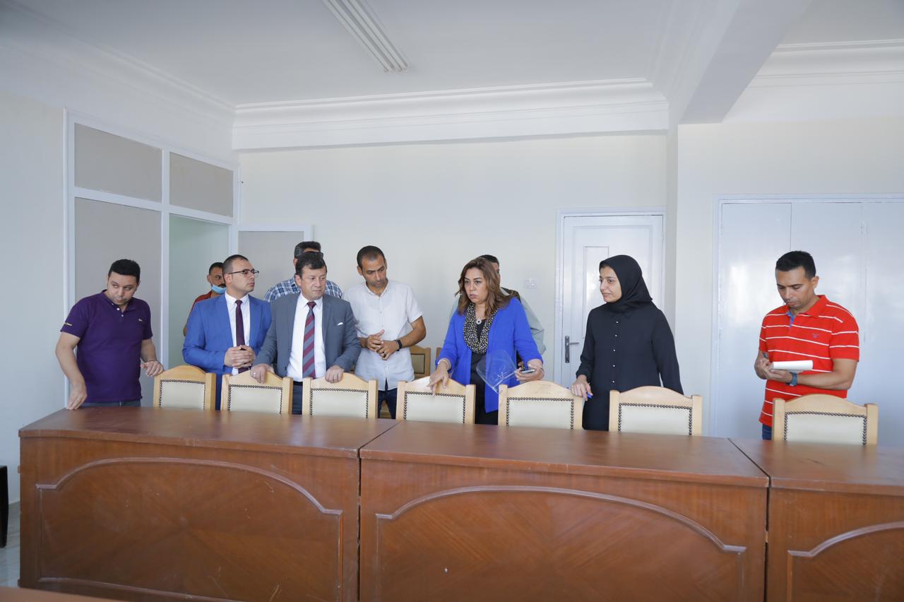 محافظ دمياط تتفقد المقر المؤقت للديوان العام وتوجه التحية للعاملين..صور