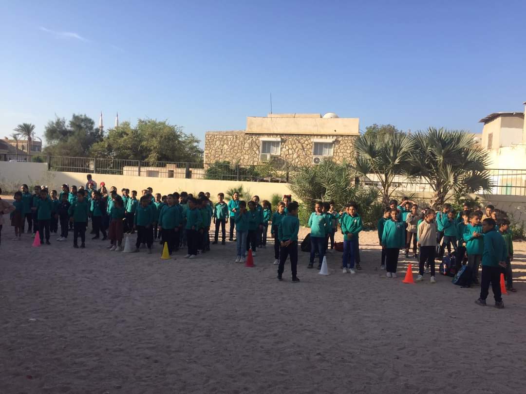 عقل يشهد طابور الصباح وتحية العلم بمدرسة علي مبارك الابتدائية