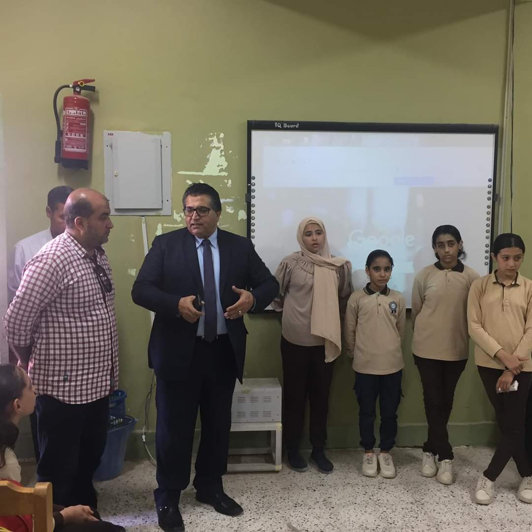 عقل يشهد طابور الصباح وتحية العلم بمدرسة علي مبارك الابتدائية