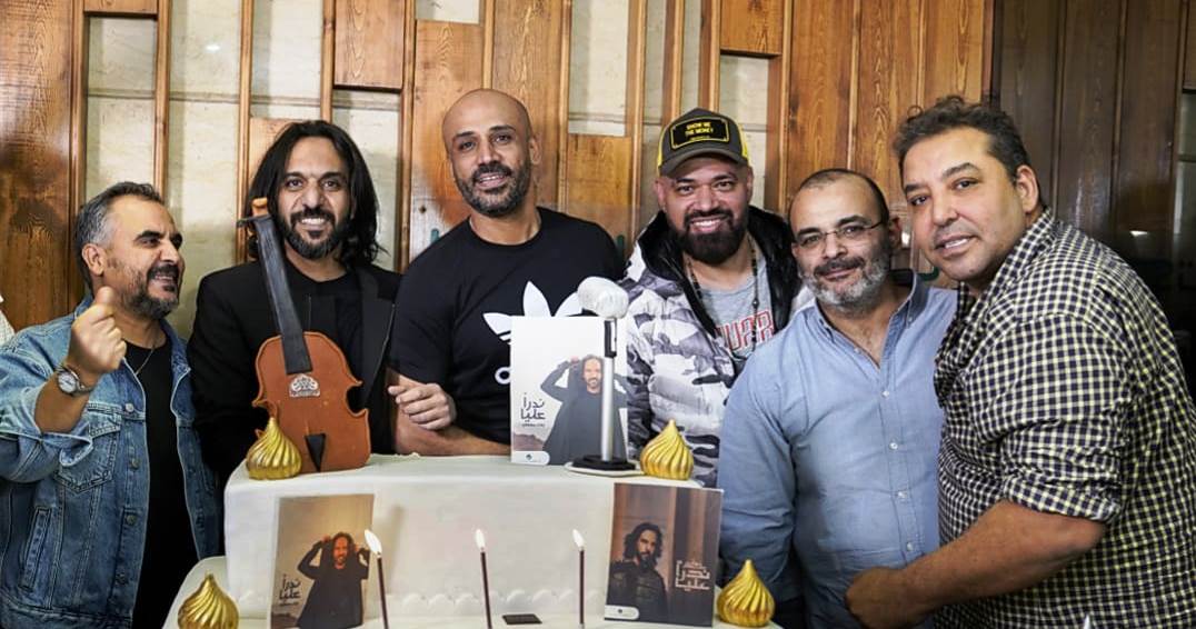 بهاء سلطان يحتفل بنجاح أغانيه الجديدة 