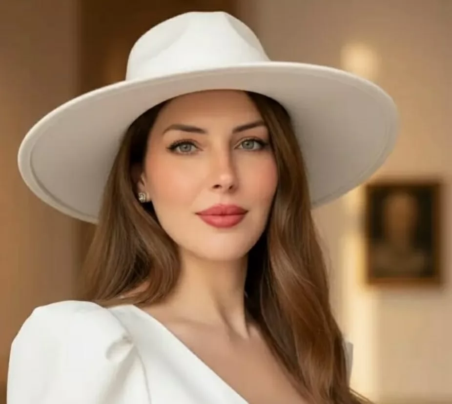 الفنانة أمانى كمال