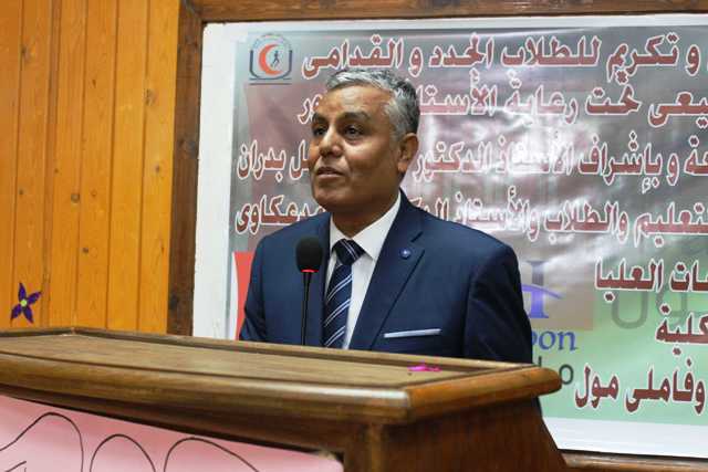 رئيس جامعه جنوب الوادى يشهد حفل تكريم طلاب كلية العلاج الطبيعى.. بالصور