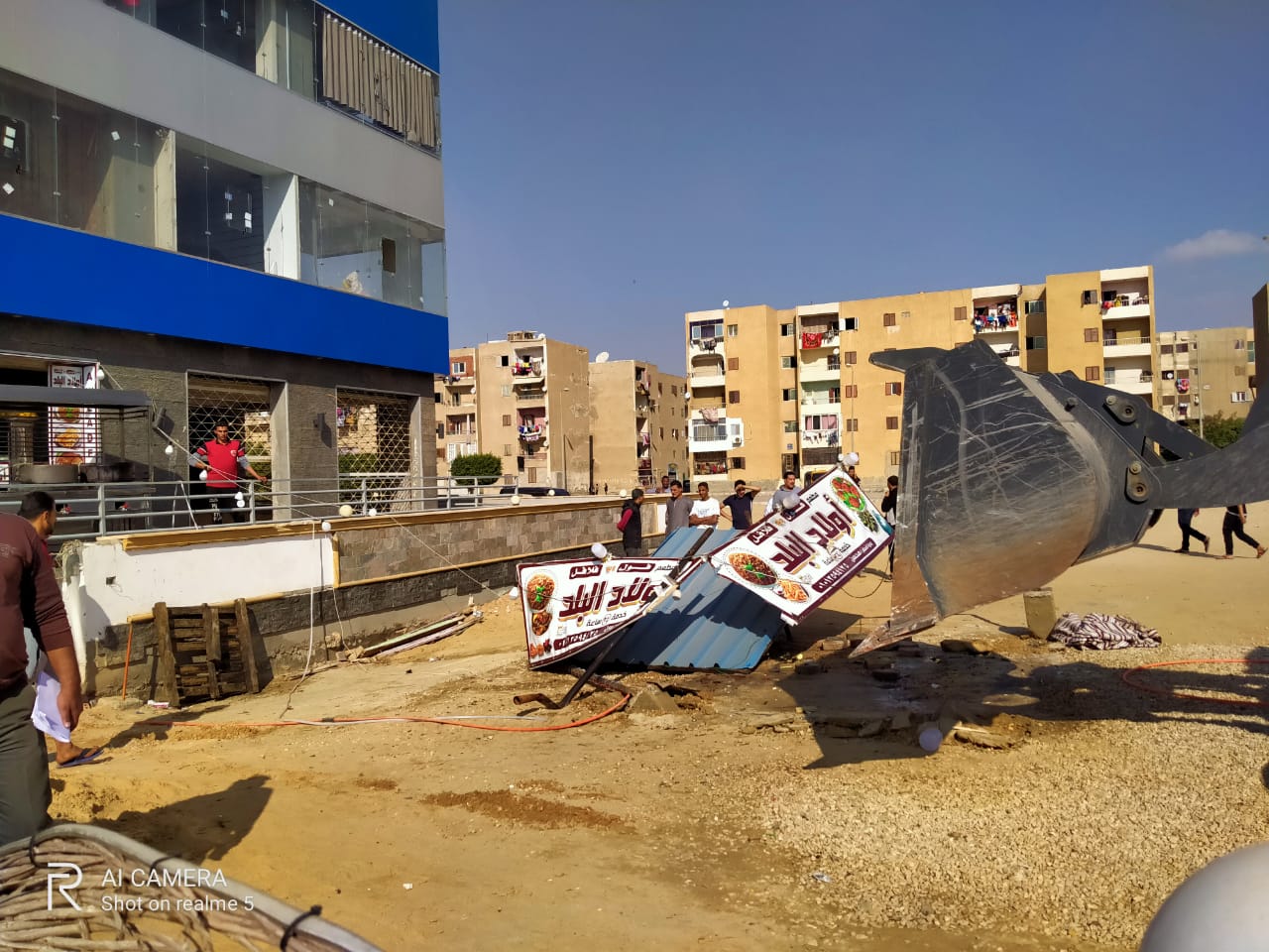 جهاز بدر يشن حملة إشغالات ويحرر60 محضر بالتعاون مع الشرطة .. بالصور