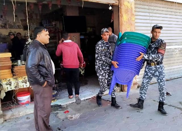 جهاز بدر يشن حملة إشغالات ويحرر60 محضر بالتعاون مع الشرطة .. بالصور