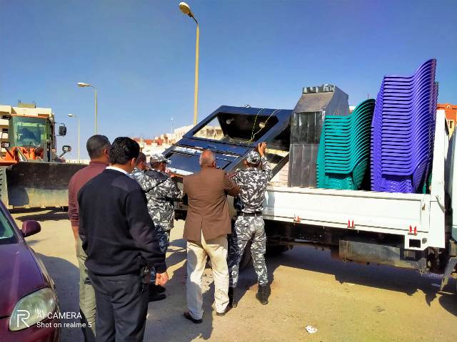 جهاز بدر يشن حملة إشغالات ويحرر60 محضر بالتعاون مع الشرطة .. بالصور