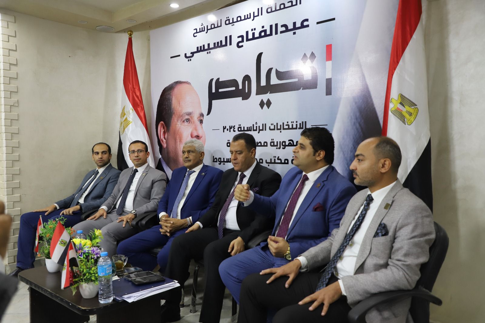  الحملة الرسمية للمرشح عبد الفتاح السيسي تستقبل اعضاء نقابة الصحفببن