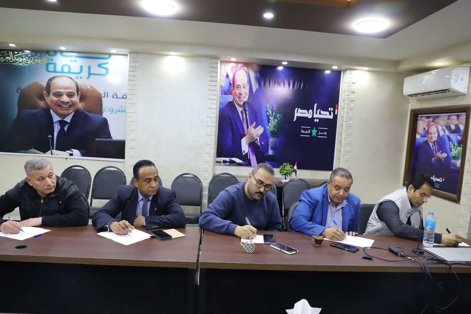  الحملة الرسمية للمرشح عبد الفتاح السيسي تستقبل اعضاء نقابة الصحفببن