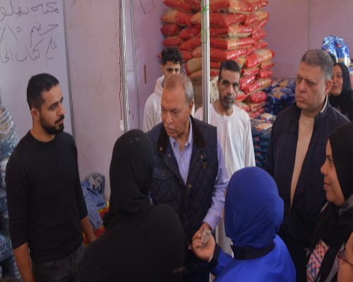 الهجان يتفقد عدد من معارض السلع والسوبر ماركت بمدينتي شبرا وبنها