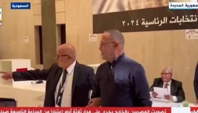 الفنان أشرف عبد الباقي