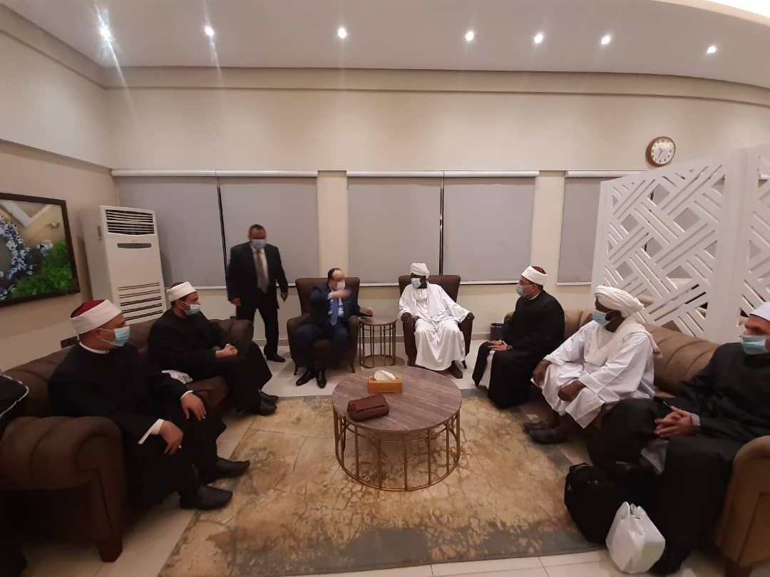 الوفد مع وزير اوقاف السودان