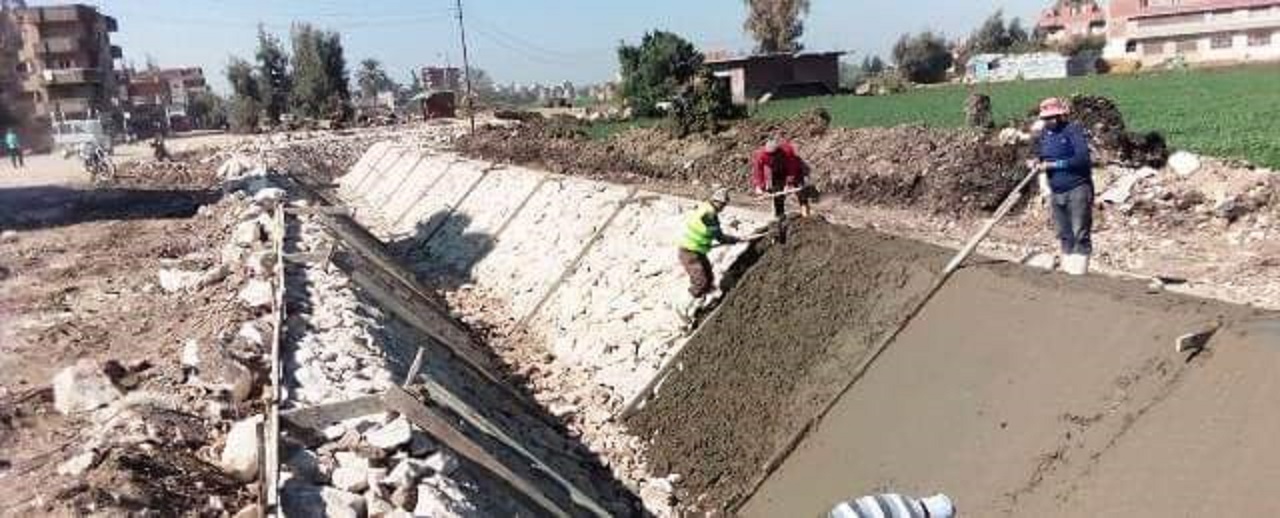 أعمال تأهيل وتبطين ترعة الجزيرة السفلى