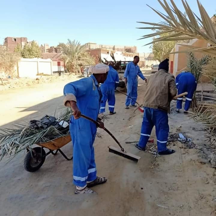 تكثيف حملات النظافة والتجميل في واحة سيوة .صور