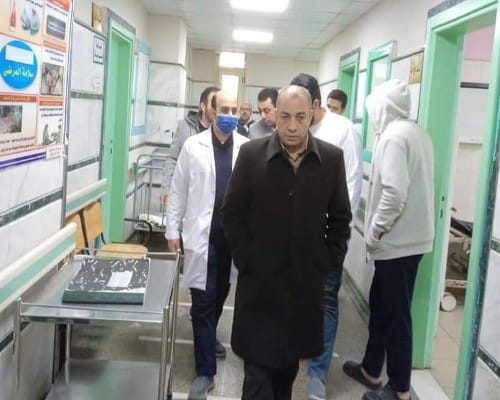 مدير التأمين الصحى بالقليوبية يتابع سير العمل فى 