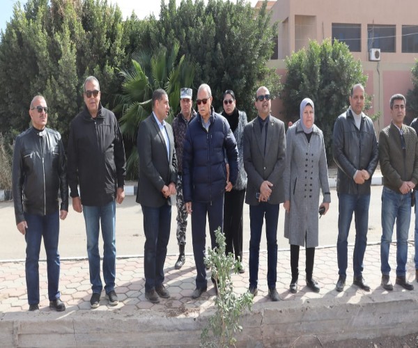 محافظ القليوبية يشهد اصطفاف معدات الوحدات المحلية للمراكز والمدن 