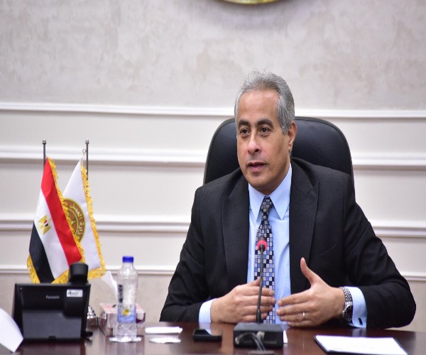 شحاتة يوجه بتنفيذ خطة مشروع مهني 2030.. ودمج ذوي الهمم في سوق العمل