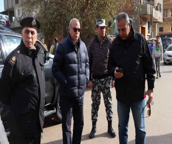 محافظ القليوبية يشهد إزالة 7 طوابق مخالفة بأحد الابراج بمدينة طوخ