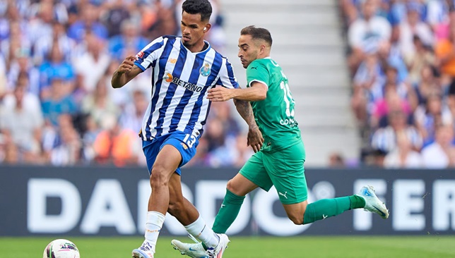 جالينو بالقميص الأزرق