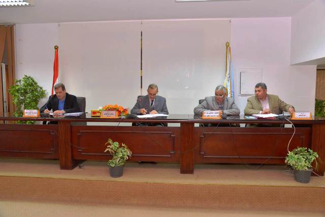 محافظ أسيوط: 1700 فصل محو أمية بمراكز وقرى المحافظة