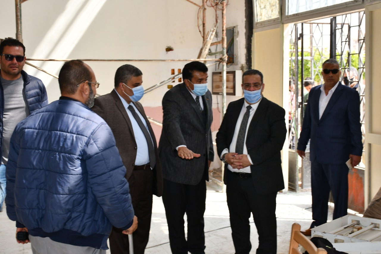 رئيس جامعة القناة يتفقد أعمال التنفيذ