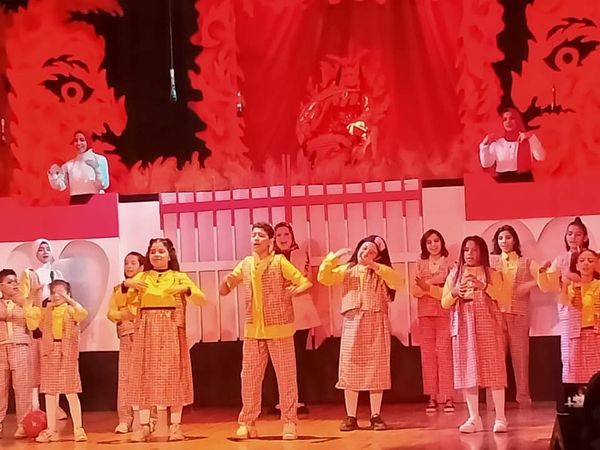 من العرض المسرحي