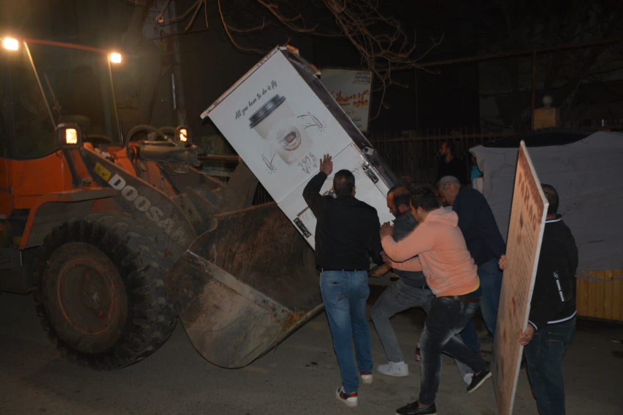 حملة ليلية يقودها محافظ القليوبية.. ضبط 15شيشة وتحرير محاضر اشغالات بمدينة بنها                                          