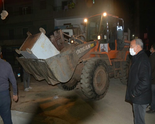 حملة ليلية يقودها محافظ القليوبية.. ضبط 15شيشة وتحرير محاضر اشغالات بمدينة بنها                                          