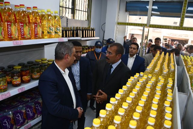 الأنصاري يفتتح منفذ بيع منتجات جهاز مشروعات الخدمة الوطنية