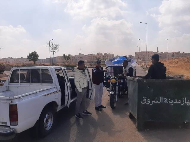 جهاز الشروق يشن حملة على المركبات المخالفة ويحرر 12 محضر.. صور