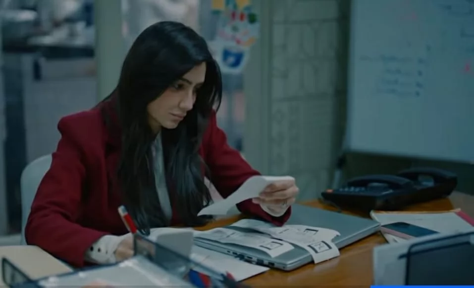 الفنانة مى عمر