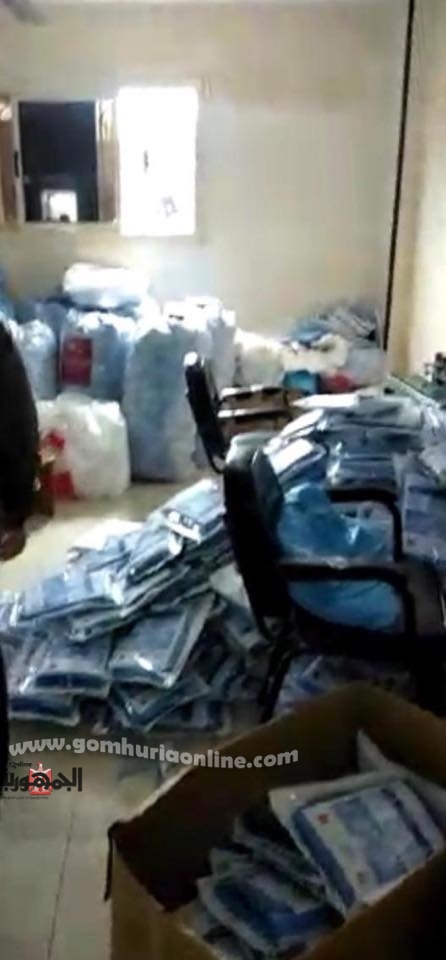 ضبط كمامات وقفازات طبيه مصنعه تحت بيرالسلم بالعصافره صور
