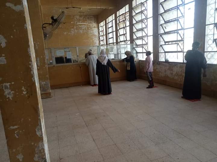 علامات ارشادية لأصحاب المعاشات في بريد ابو بكر الصديق بالبحيرة.صور