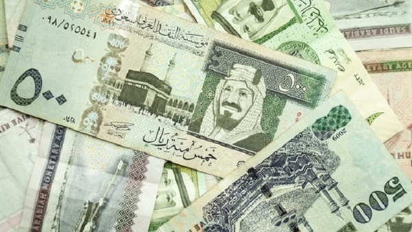 أسعار الريال والجنيه الإسترلينى والدينار