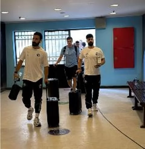 وصول بيراميدز لملعب استاد الدفاع الجوي