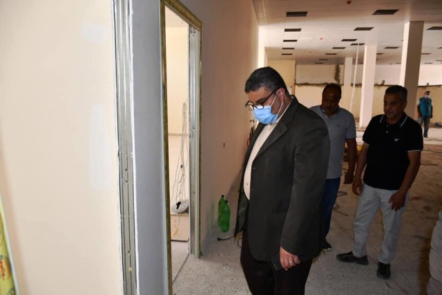 متابعة تجهيز كلية العلاج الطبيعى بجامعة القناه للموسم الدراسى الجديد.. بالصور