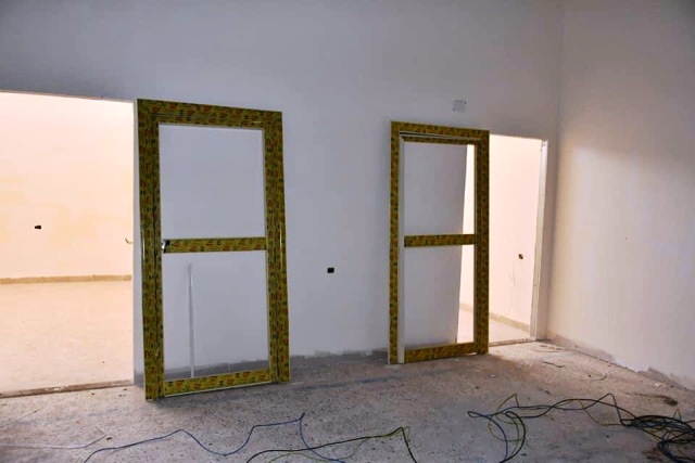 متابعة تجهيز كلية العلاج الطبيعى بجامعة القناه للموسم الدراسى الجديد.. بالصور