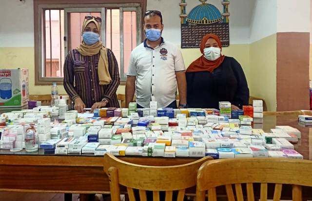 ضبط 15 طن بويات وسمك الماكريل منتهية الصلاحية بالبحيرة..بالصور 