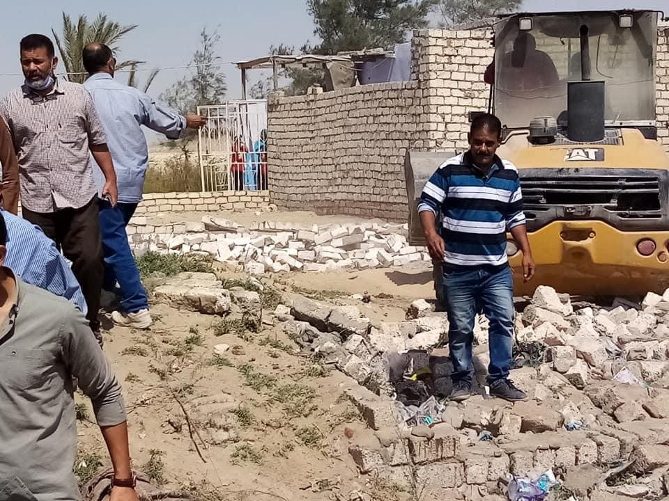 ازالة التعدي من علي مساحة٢٦٠٠متر املاك دولة بالقنطرة شرق الاسماعيليه