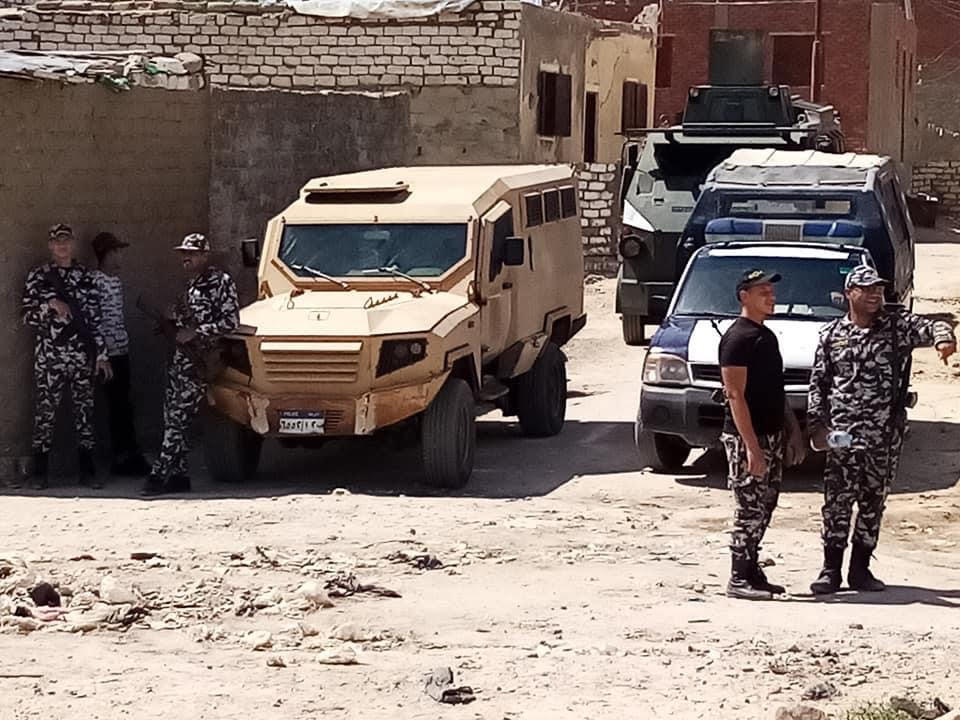 ازالة التعدي من علي مساحة٢٦٠٠متر املاك دولة بالقنطرة شرق الاسماعيليه