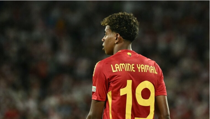 لامين يامال نجم منتخب إسبانيا