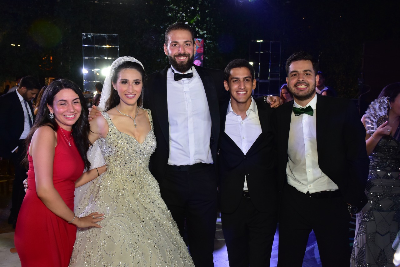 بالصور .. حكيم يشعل زفاف محمد ولبني بحضور جمال امبابي والمشاهير 