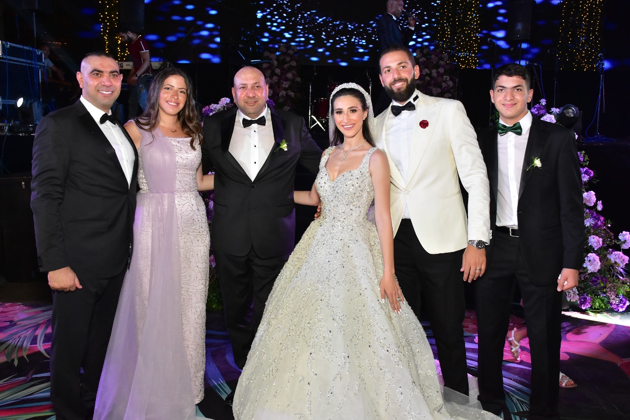 بالصور .. حكيم يشعل زفاف محمد ولبني بحضور جمال امبابي والمشاهير 